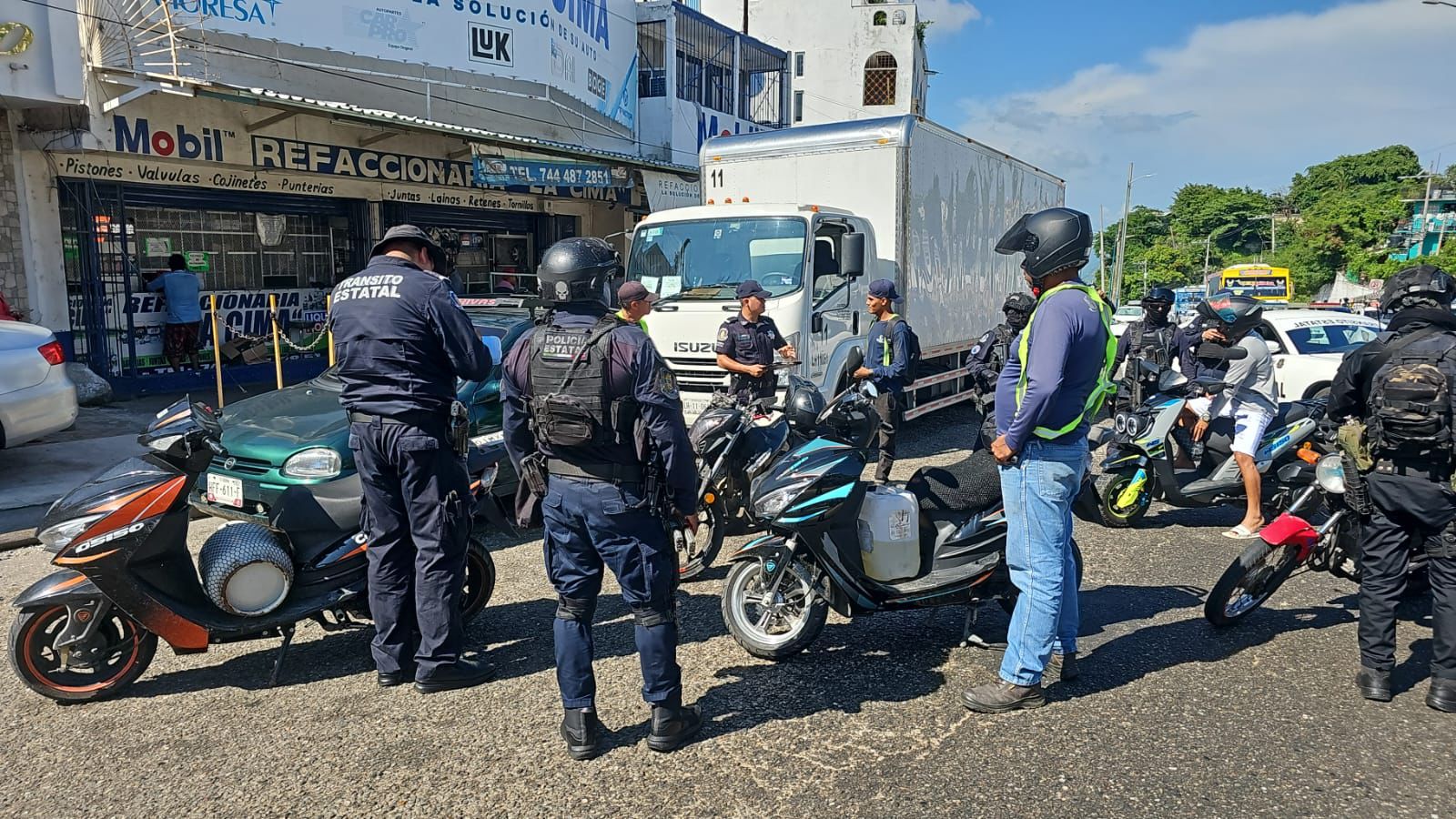 Fortalecen SSP Guerrero y SSPC el Operativo Casco Seguro en Acapulco