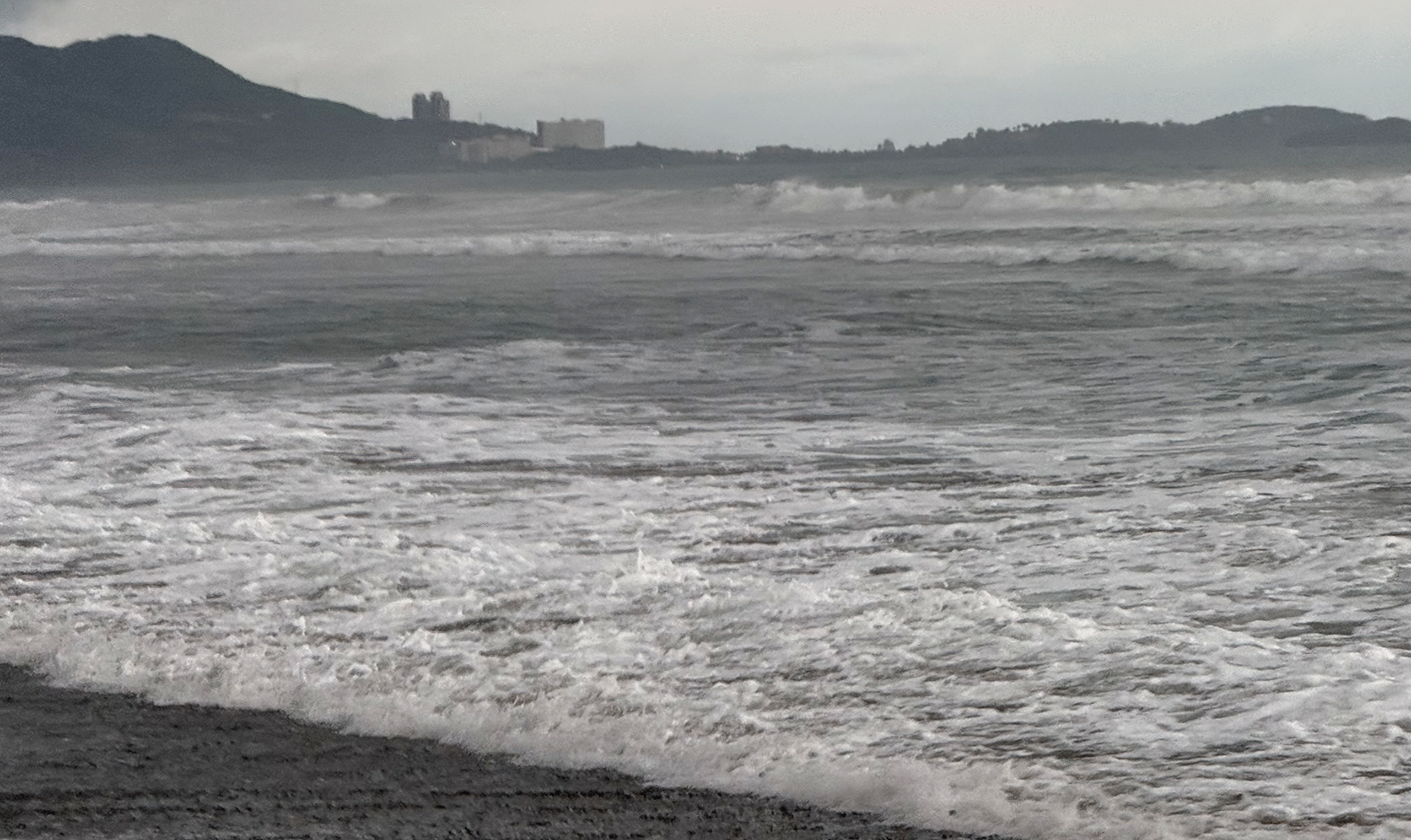 Alerta por mar de fondo en Zihuatanejo: llaman a extremar precauciones en la franja costera de Guerrero