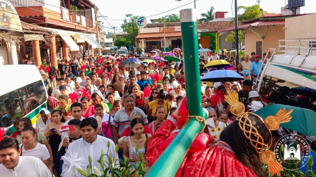 Petatlán se llena de fe y fervor en vísperas de la fiesta de “Papa Chuy”