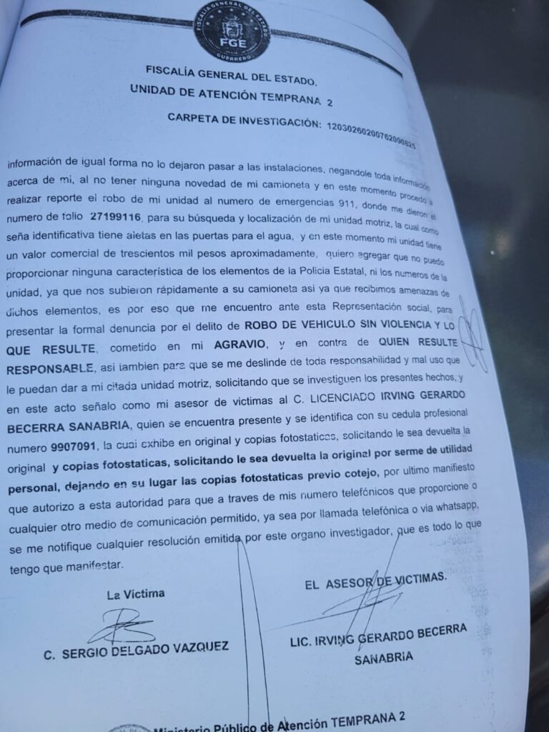 Denuncian a presuntos policías estatales por despojo ilegal de vehículo, en Acapulco
