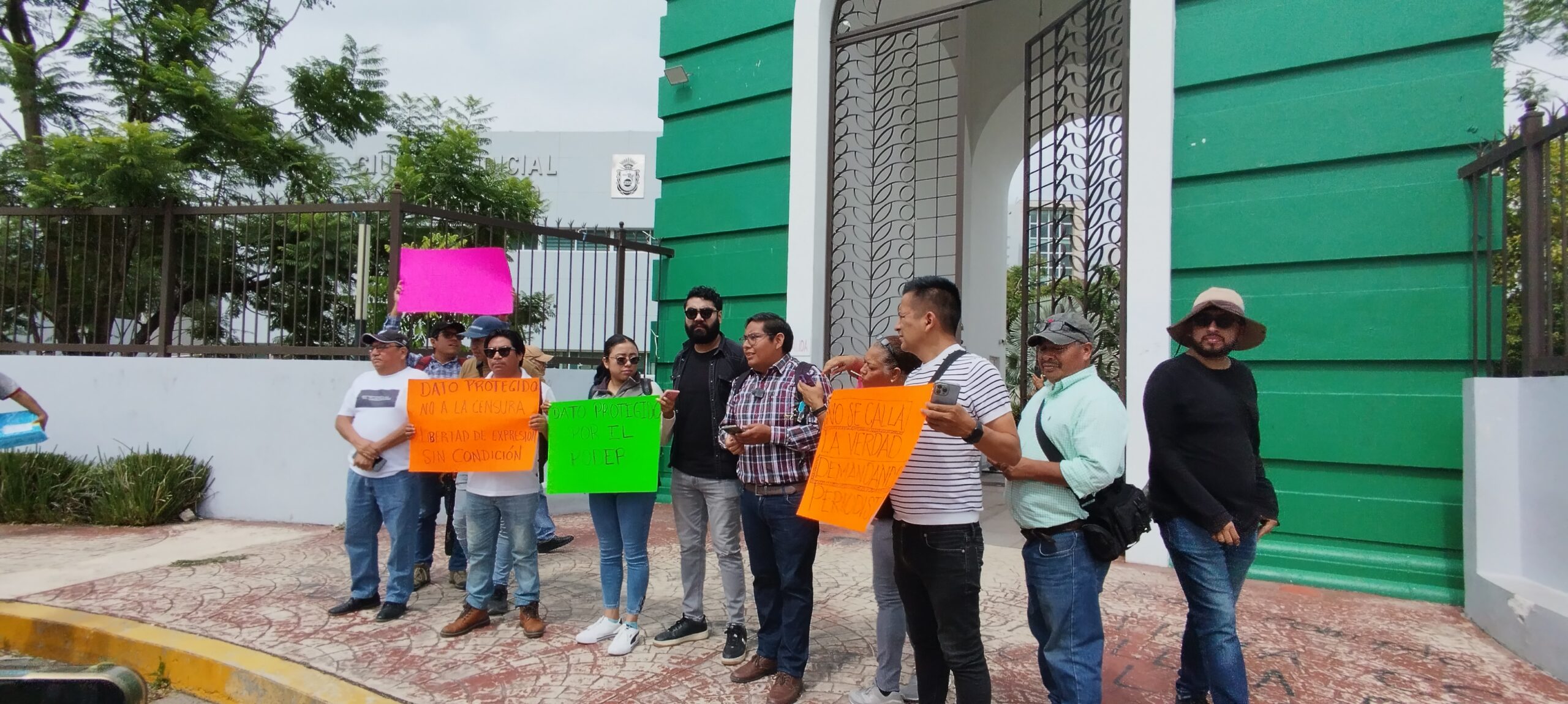 En defensa de la libertad de expresión… Periodistas protestan en Chilpancingo en respaldo a reporteros de El Tlacolol
