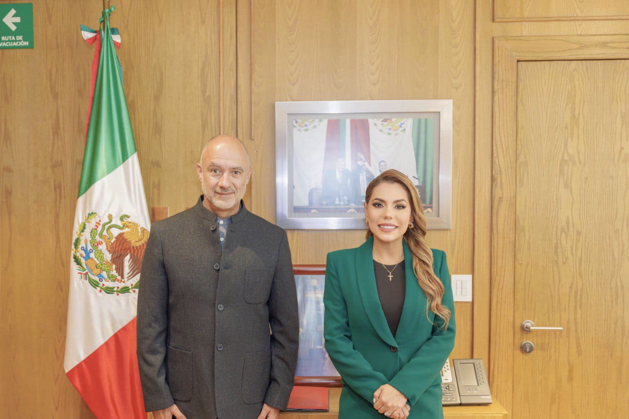 Gestiona Evelyn Salgado con SICT más proyectos carreteros para Guerrero