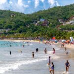 ¡Miles de turistas disfrutan del verano, fiesta y diversión en el Hogar del Sol!