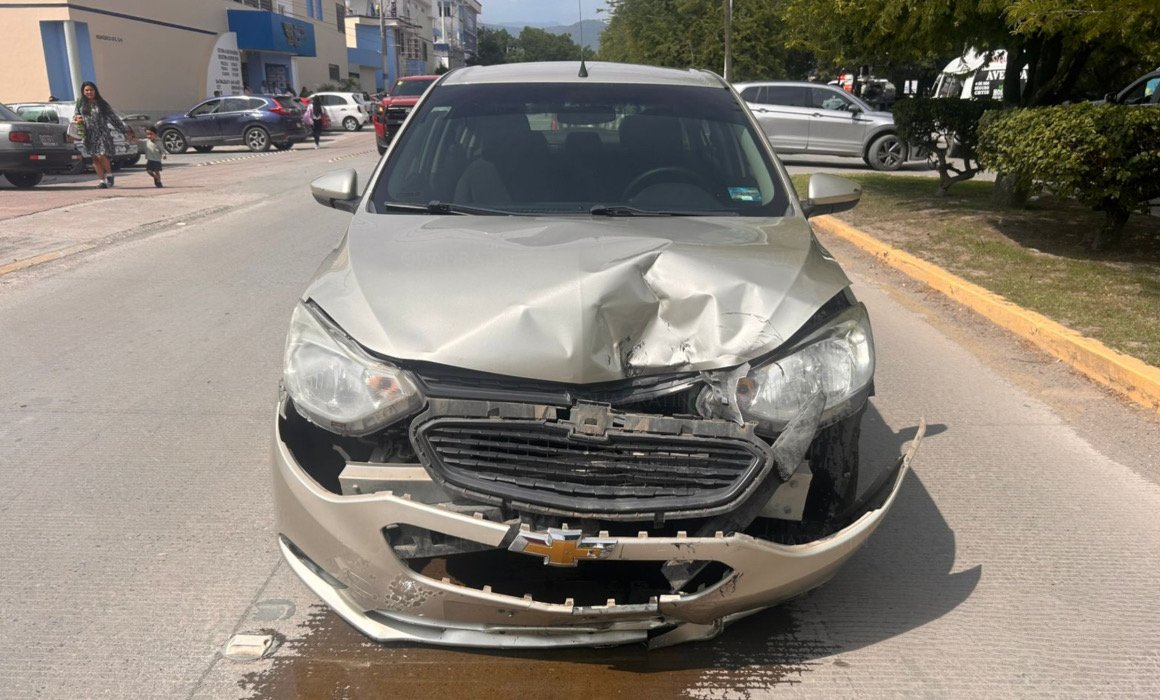 Asalto en cajero de Iguala provoca persecución, choque y balacera