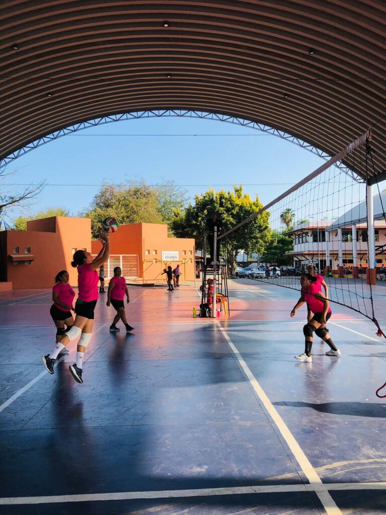 Éxito en torneo relámpago “Viva México” de voleibol femenil en Zihuatanejo