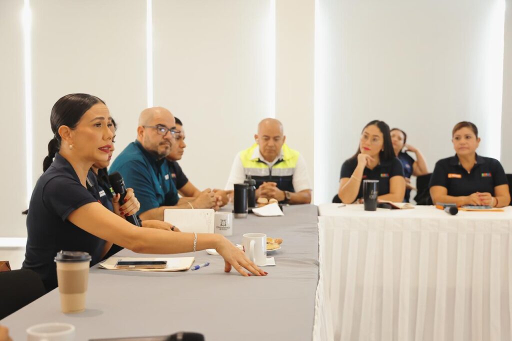 Presidenta Lizette Tapia Castro pide redoblar esfuerzos para seguir mejorando Zihuatanejo