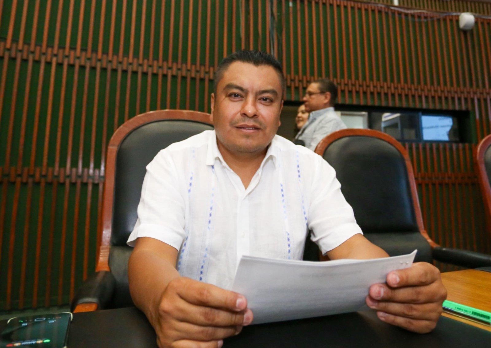Propone diputado que Ayuntamientos retiren vehículos abandonados en la vía pública