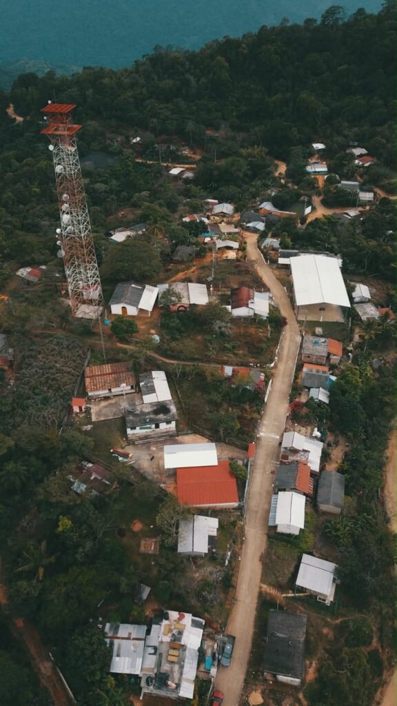 Habitantes de San Francisco del Tibor exigen solución a cortes de energía eléctrica