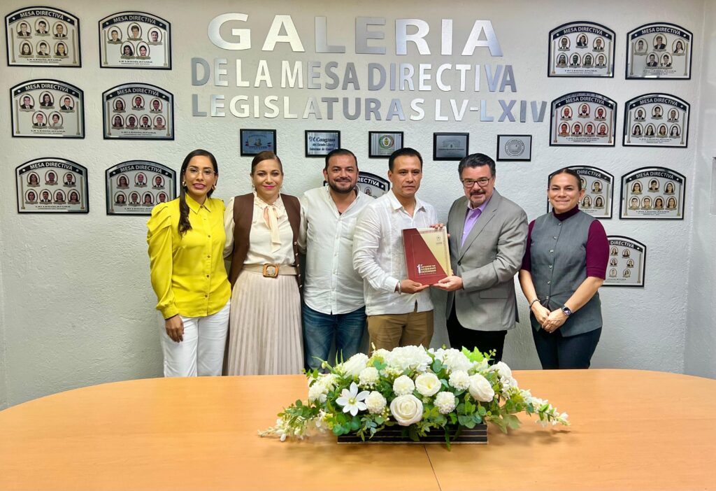 Reconocen presidentes de la Mesa Directiva y de la JUCOPO a alcaldes por cumplir con rendición de cuentas