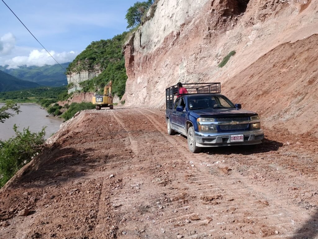 Se restablece la circulación en la vía Xalitla – San Agustín Oapan – San Francisco Ozomatlán