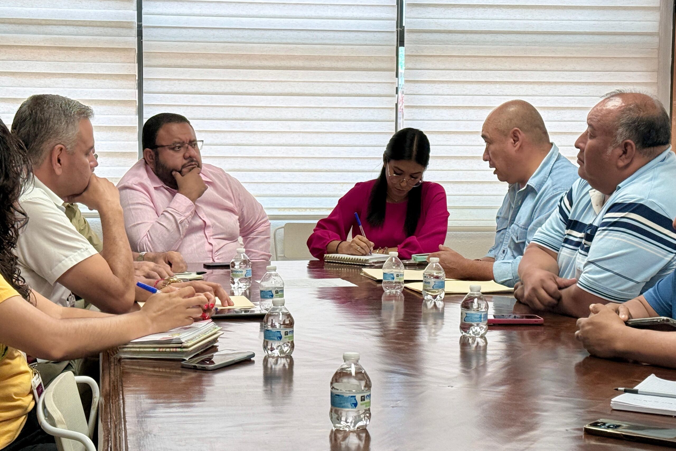 El diálogo y acercamiento permiten atender y emprender acciones para mejorar el transporte público en Guerrero: Francisco Cisneros
