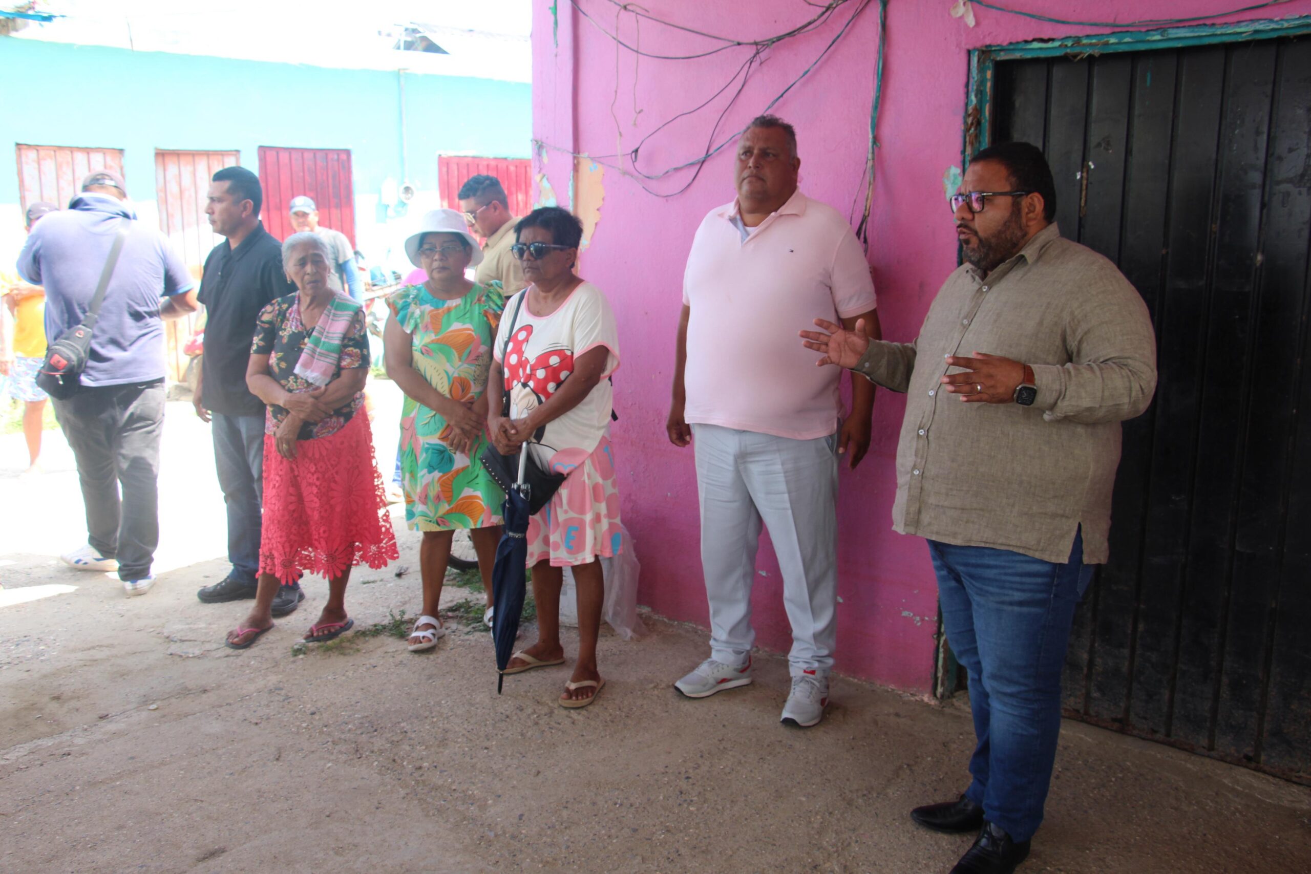Atiende el subsesecretario de Desarrollo Político y Social, Francisco Rodríguez, a pescadores y acuicultores de Plan de los Amates