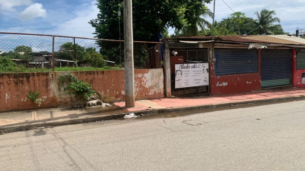Vecinos de la colonia Villa Hermosa de San josé Ixtapa denuncian vertimiento de aguas con olores fétidos desde el rastro municipal