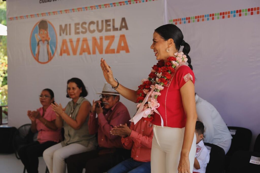 Gobierno de Zihuatanejo apoya al sector educativo con más maestros municipales