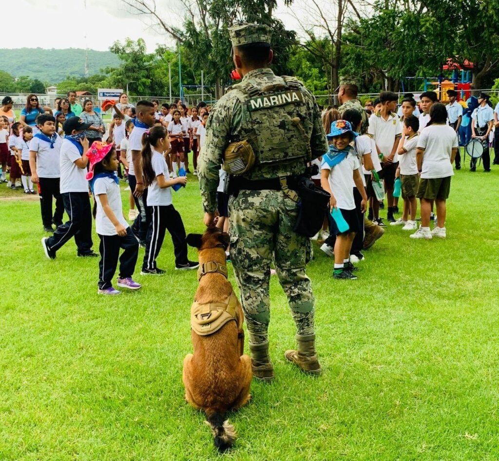“Un día con el policía” fortalece la confianza ciudadana en Zihuatanejo