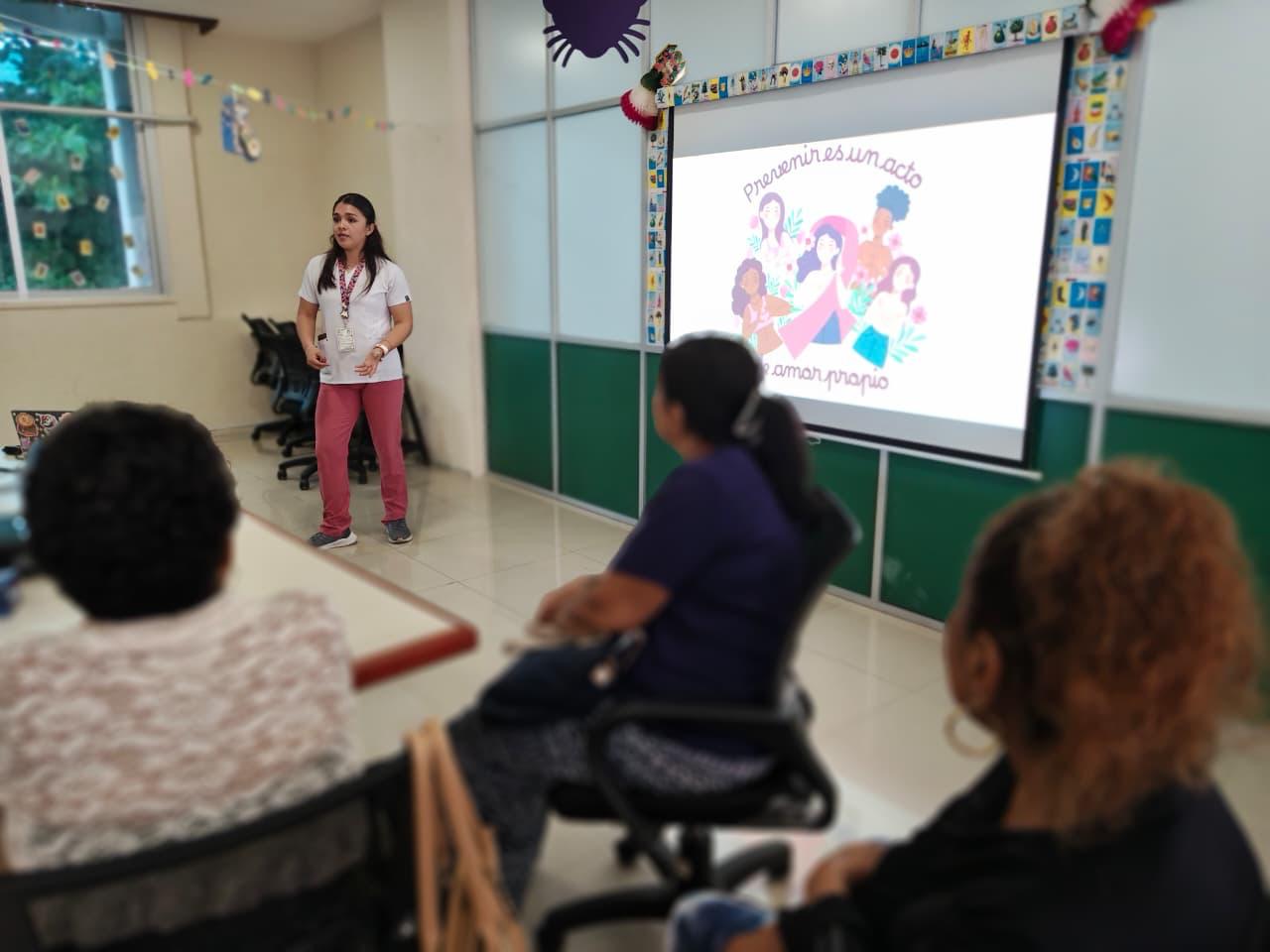 Promueve IMSS Guerrero la conciencia sobre el cáncer de mama en el CSS Acapulco
