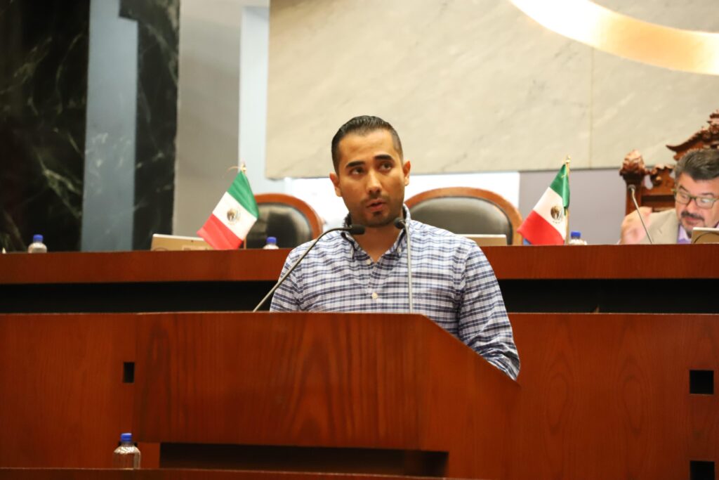Propone diputado descuento en la Autopista del Sol y mantenimiento constante de esta vía de comunicación