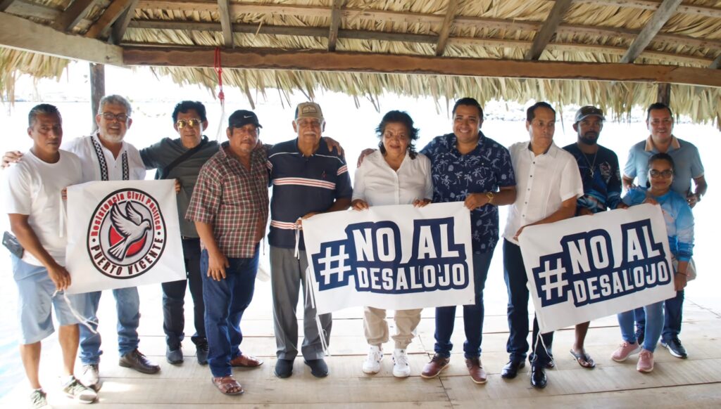 Prestadores de servicios turísticos de Puerto Vicente Guerrero reciben respaldo de luchadores sociales