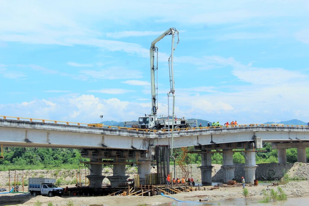 Puente del libramiento de Tecpan podría concluirse este mes