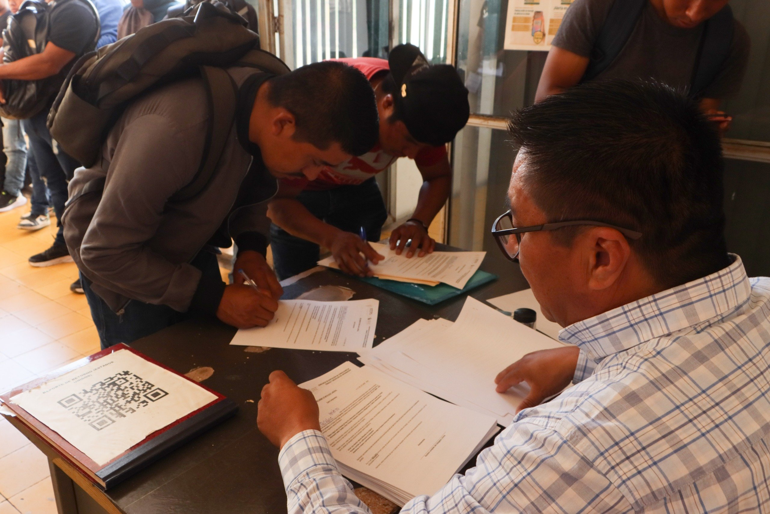 Trabajadores agrícolas de Guerrero son seleccionados para trabajar legalmente en Estados Unidos