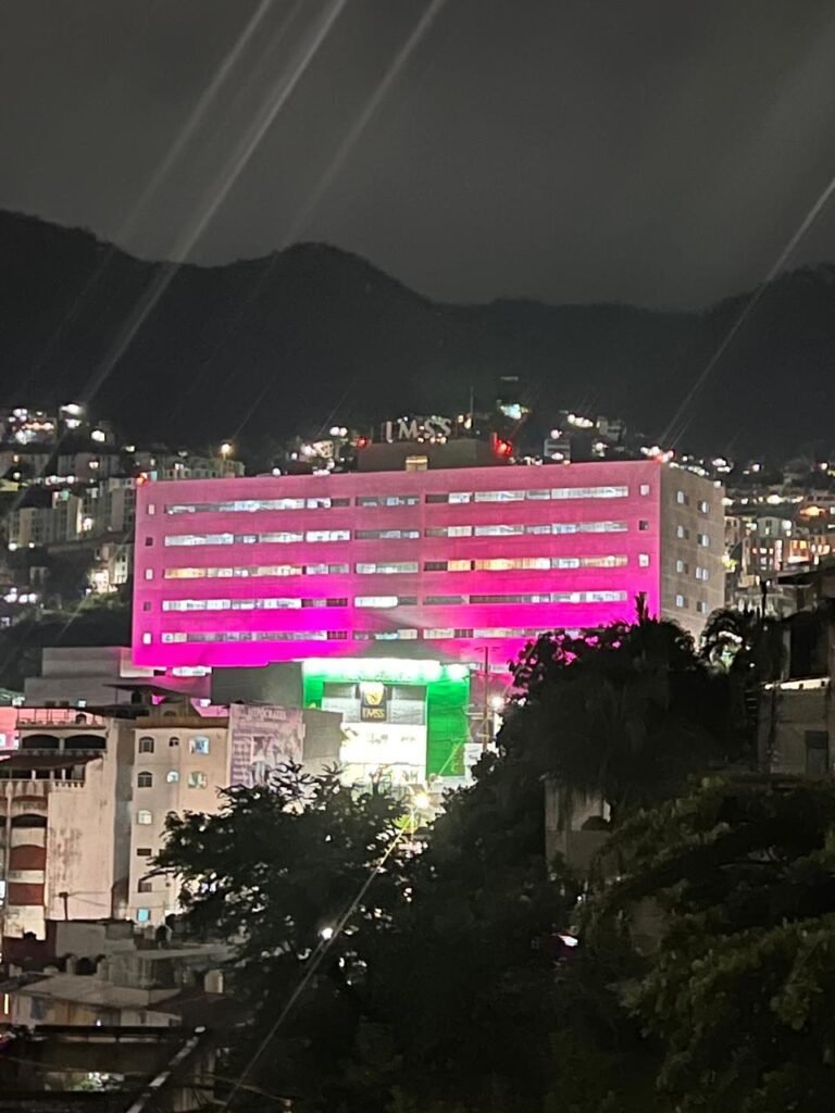 Ilumina IMSS Guerrero edificios por Octubre Rosa