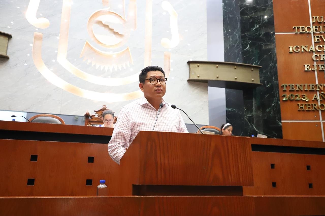 Propone diputado exhorto a la cámara de diputados federal para regularizar las preparatorias populares