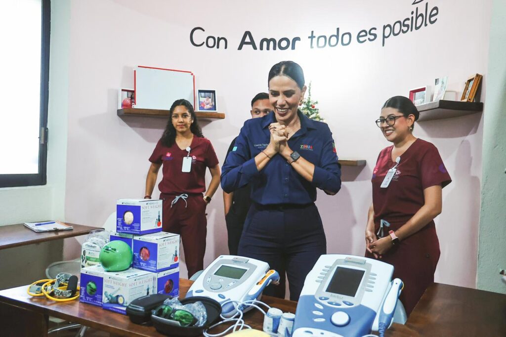 Presidenta Lizette Tapia Castro fortalece área de Terapia Física de la UMEM con nuevo equipo