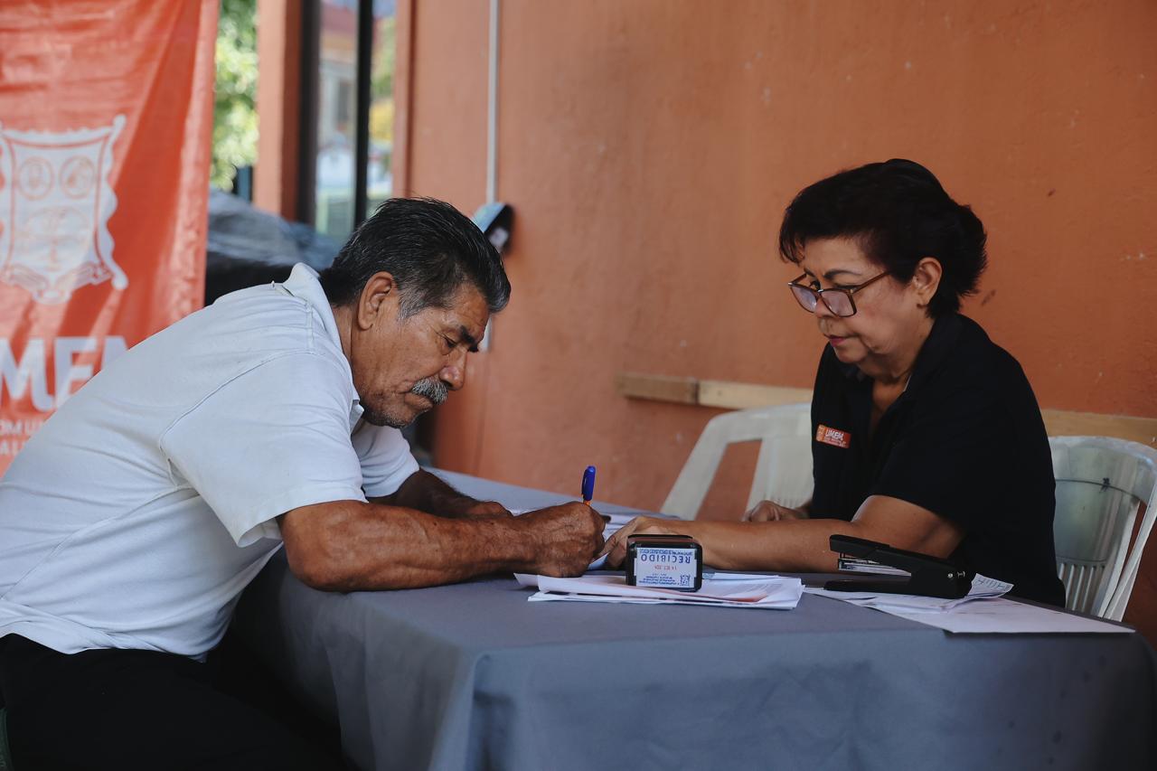 Gobierno de Zihuatanejo festeja el Día Internacional del Hombre con campaña de salud