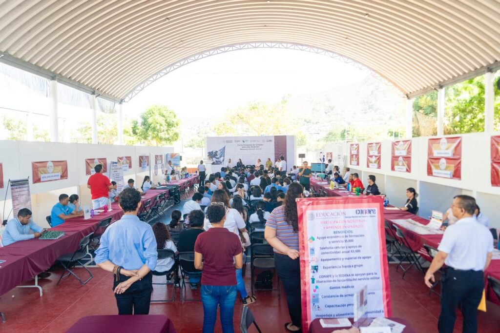 Gobierno de Zihuatanejo anuncia la Feria del Empleo ante la llegada de la temporada de fin de año