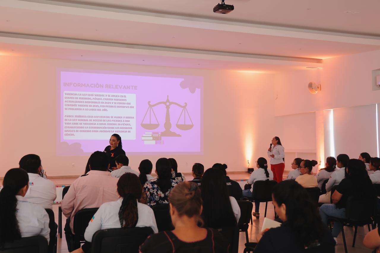 Gobierno de Zihuatanejo refuerza la capacitación en temas de violencia contra las mujeres