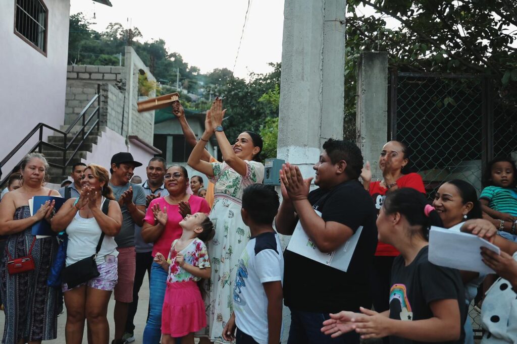 Gobierno de Zihuatanejo mejora la seguridad y movilidad en las colonias Diamante y El Manantial