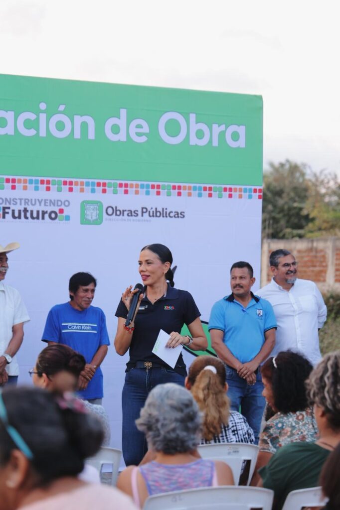 Presidenta Lizette Tapia lleva beneficios de la obra pública hasta las comunidades.