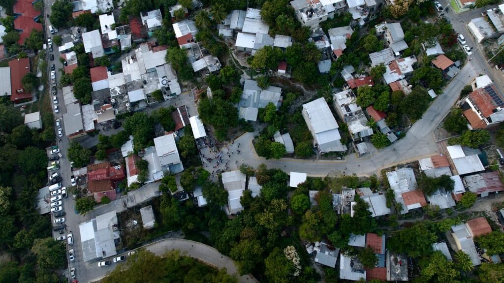 Lomas del Quebrachal recibe calle pavimentada