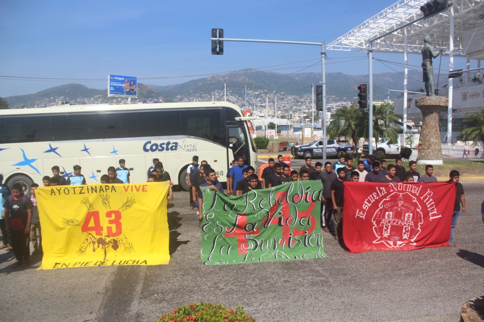 A 11 años y 2 meses… Normalistas de Ayotzinapa exigen que continúe la investigación