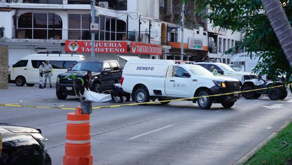 Frente al condominio Las Torres Gemelas… Ataque armado en la Costera de Acapulco deja un turista muerto y otro herido