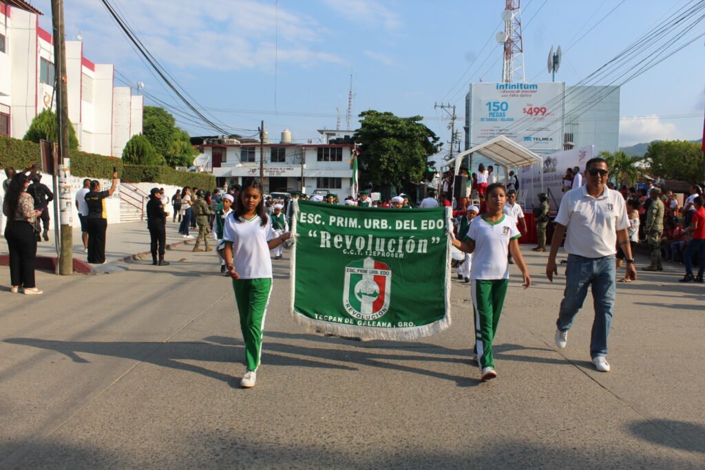 Tecpan celebra con gran participación el 115 aniversario de la Revolución Mexicana