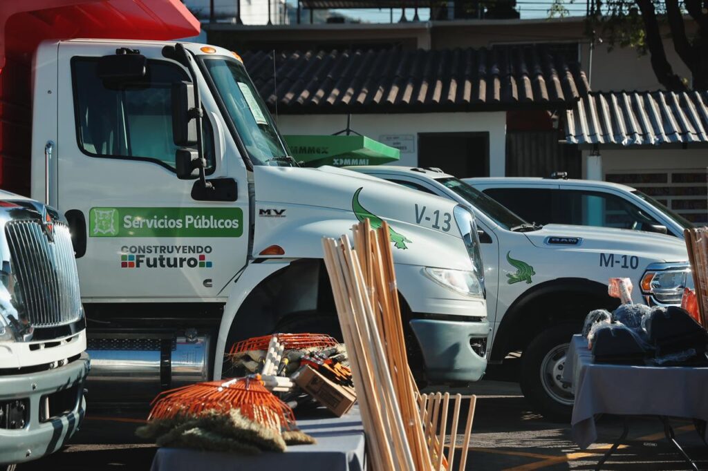 Presidenta Lizette Tapia Castro refuerza el trabajo de Servicios Públicos con más vehículos y equipamiento