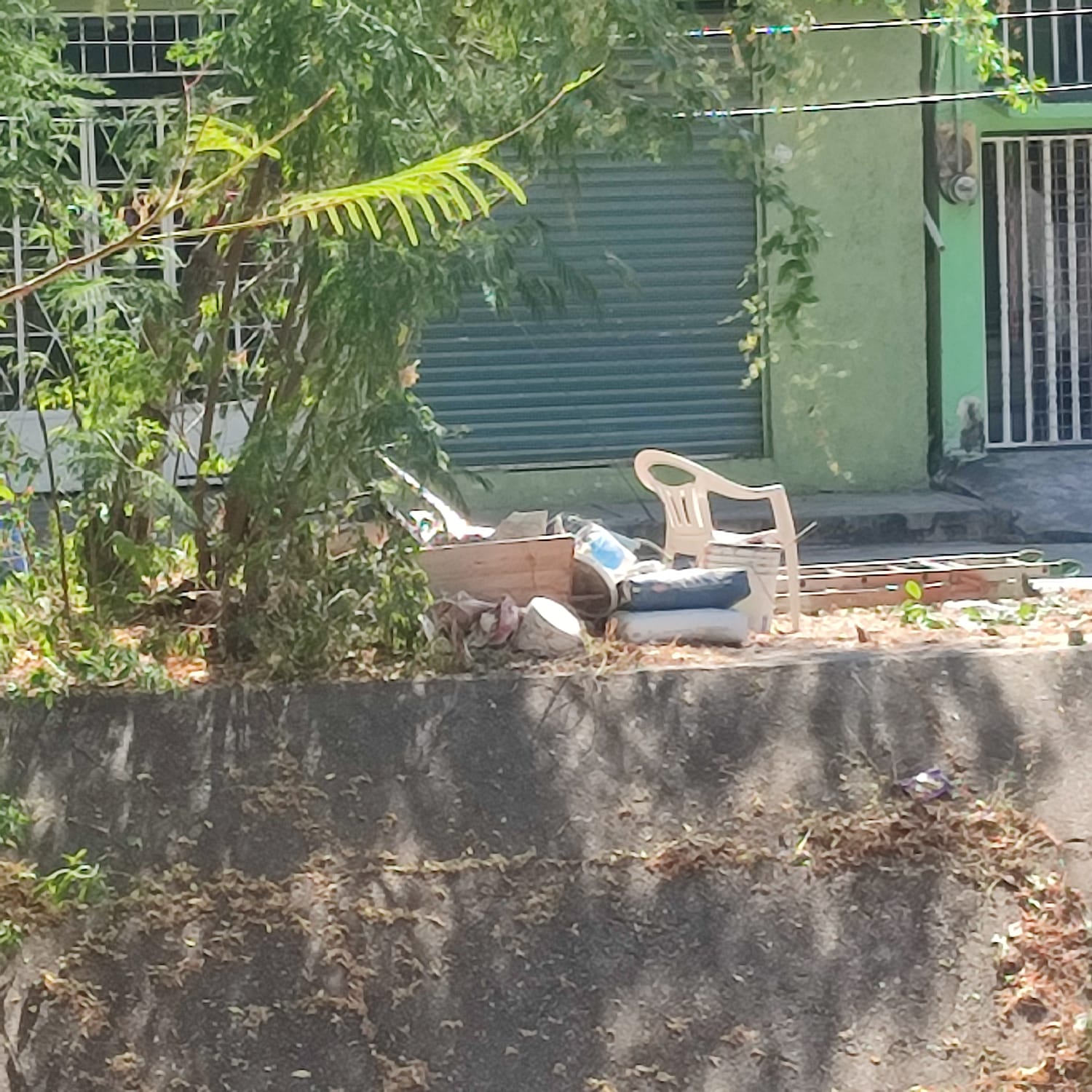 Persisten basureros clandestinos en colonia 12 de Marzo pese a campañas de limpieza