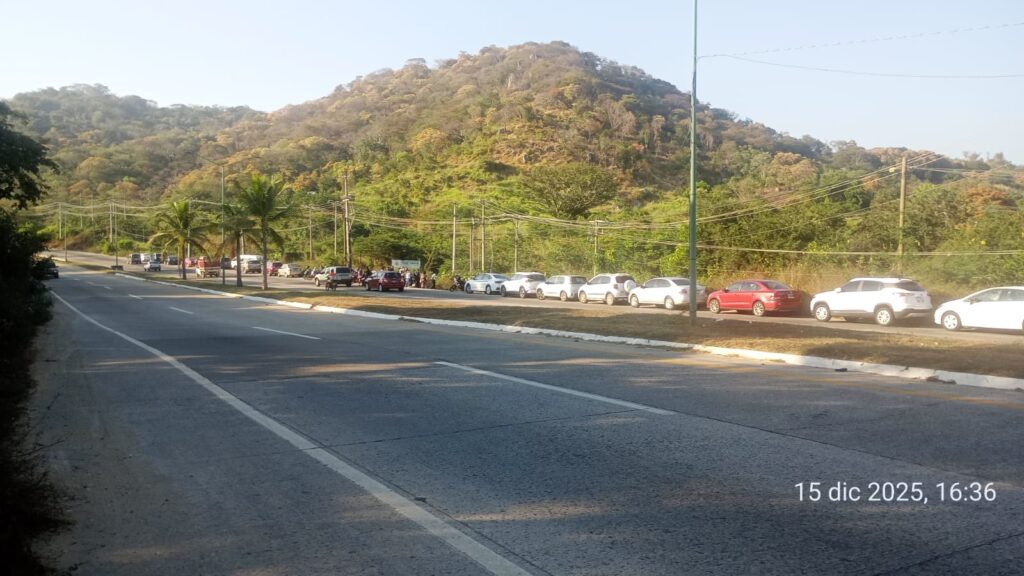 Despiden al socorrista Kevin Eduardo Ambario con emotivo cortejo fúnebre