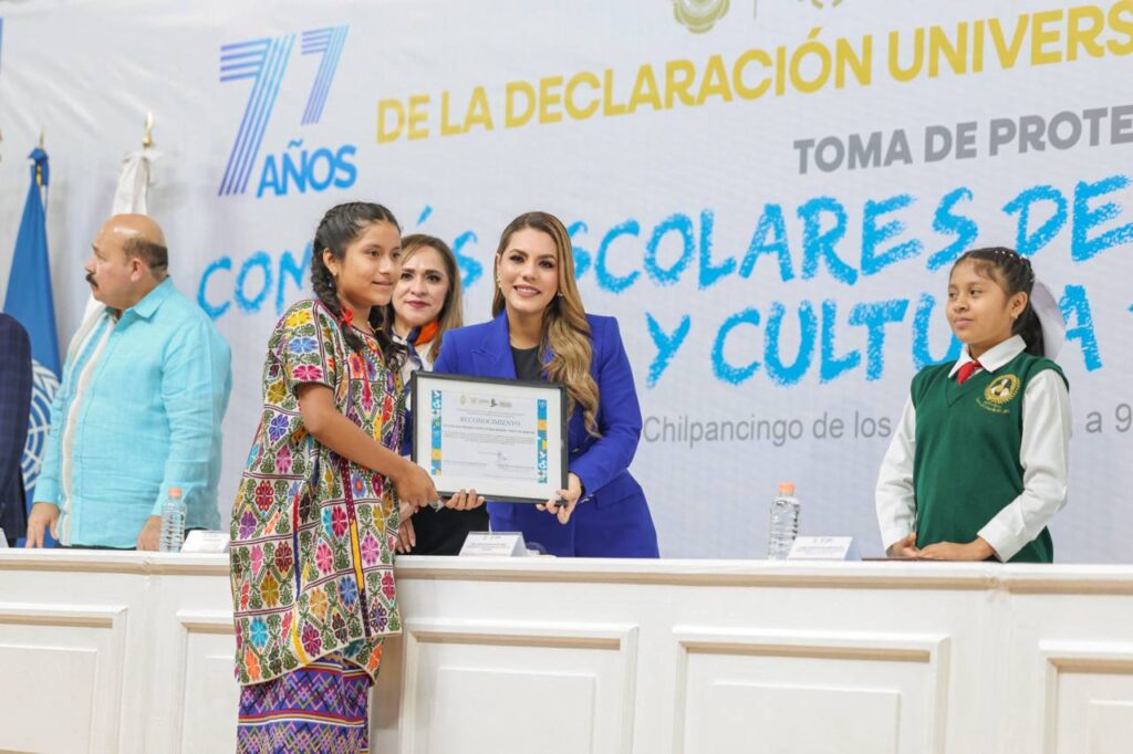 Evelyn Salgado llama a fomentar el respeto, la paz y los derechos humanos desde las aulas en Guerrero