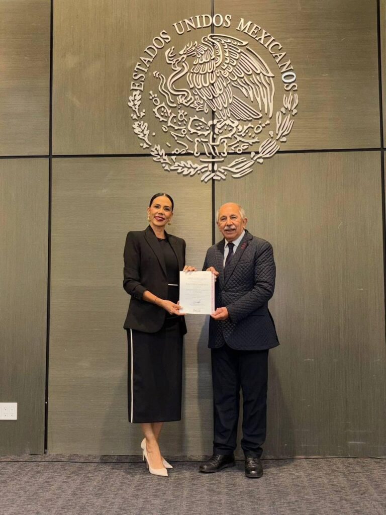 Gobierno Municipal de Zihuatanejo de Azueta recibe reconocimientos otorgados por el Gobierno Federal