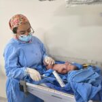 El Año Nuevo llena de felicidad a familia con la llegada de Sofía Isabela, primera bebé que nace en el IMSS este 2026