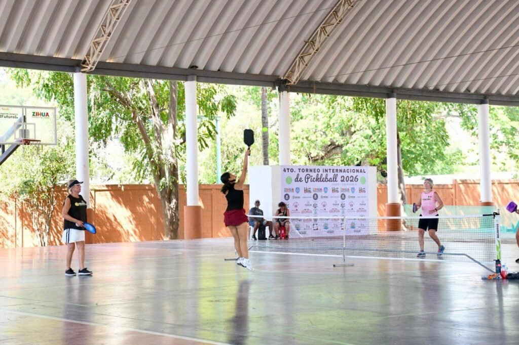 Se consolida el torneo de picklebol en Zihuatanejo Trae turismo extranjero específico al destino