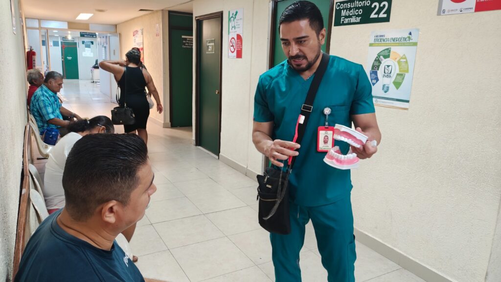 Lleva a cabo IMSS Guerrero acciones preventivas de salud bucal en la UMF No. 9
