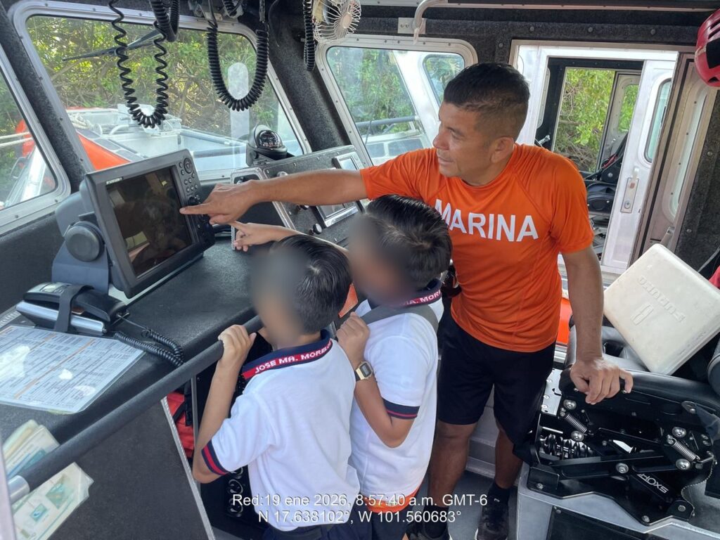 La Décima Octava Zona Naval recibe visita de comunidad educativa de la Primaria “José María Morelos y Pavón”, en Zihuatanejo