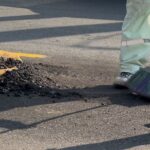 Bacheo y brochazos de última hora en Petatlán por visita presidencial