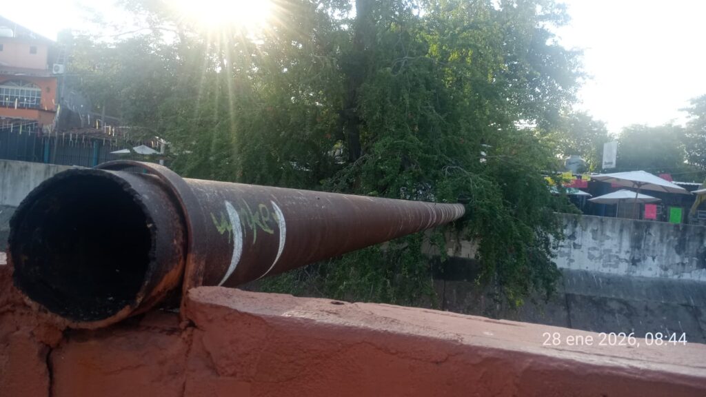 Detectan riesgos por tubo oxidado y árboles inestables en el canal de La Boquita