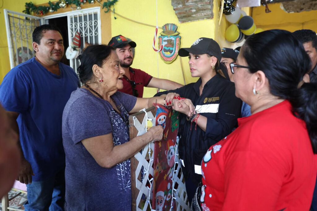 Evelyn Salgado recorre la zona turística de Acapulco y el municipio de San Marcos, tras sismo de magnitud 6.5