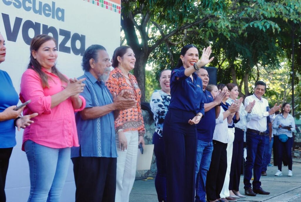 Gobierno de Zihuatanejo aporta más esfuerzos y recursos para mejorar espacios deportivos en escuelas