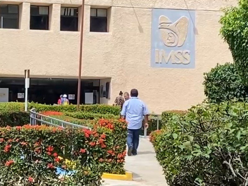 Derechohabientes acusan desabasto de vacuna contra sarampión en IMSS Zihuatanejo